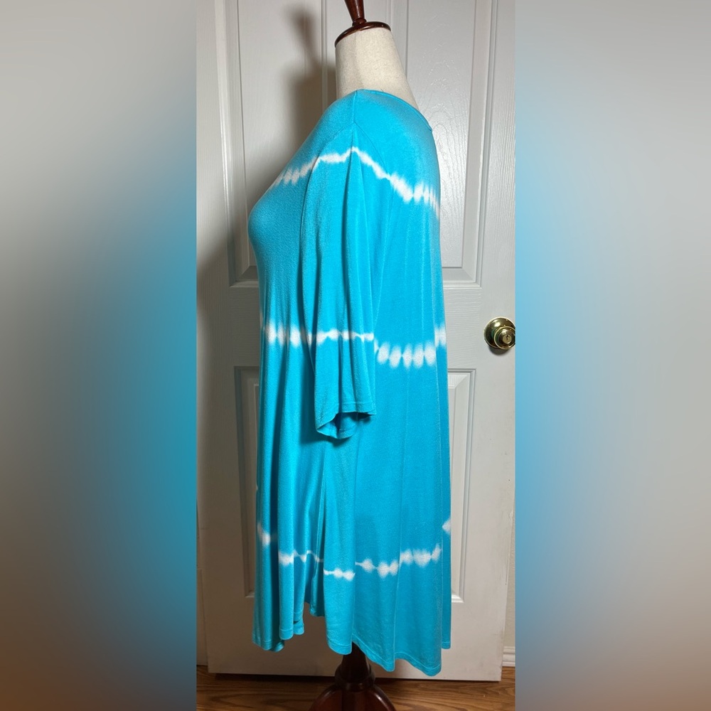 Lane Bryant Turquoise Tie-Dye Scoop Neck Swing Top - Picture 3 of 11